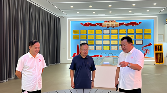 Slmn CNC Machine: Leading Innovation in Milling & Grinding