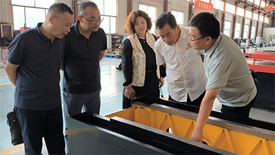Prestigious Clients Visit Slmn CNC Machine for In-depth Collaboration Prestigious Clients Visit Slmn CNC Machine for In-depth Collaboration